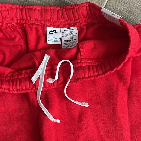 NWT Nike Menβs Red Standard Fit Sweat Shorts sz XXL - Picture 3 of 12